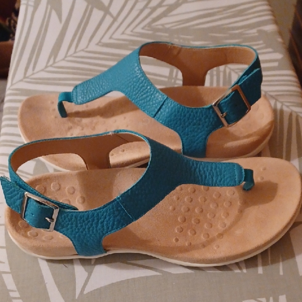 Vionic Aqua Sandals with Beige Lining - Picture 5 of 5